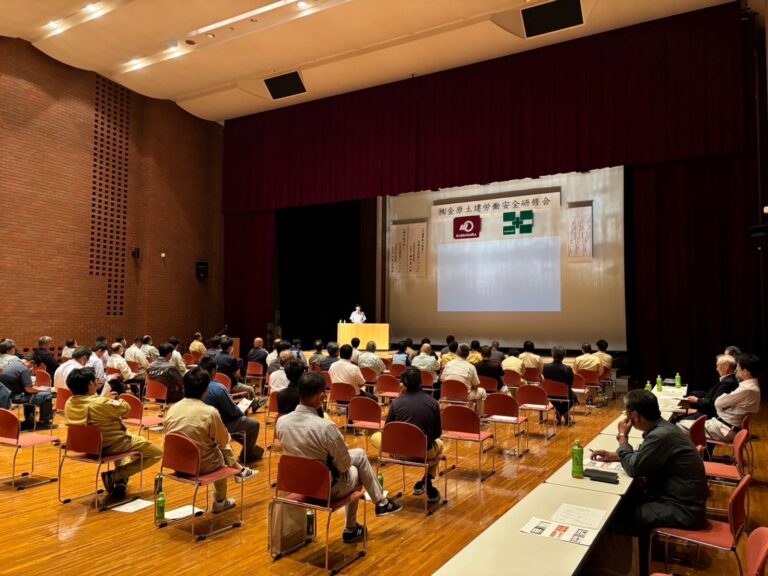 全国労働安全週間に伴い、労働安全研修会を実施しました。