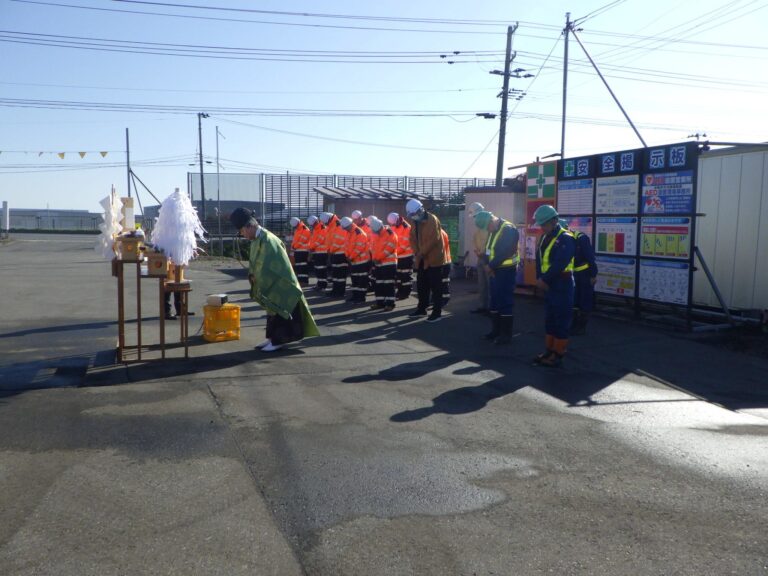 令和7年度除雪作業安全祈願祭並びに、除雪車両出動式が開催されました。